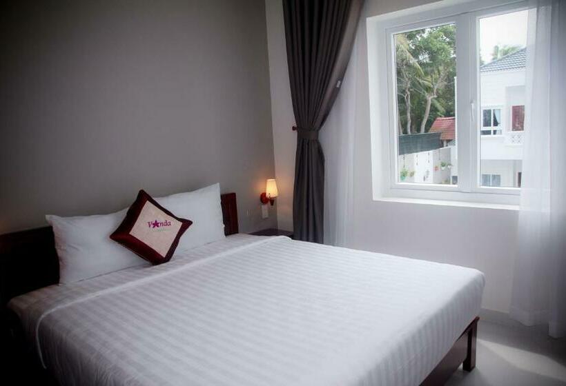 اتاق سوپریور با چشم‌انداز استخر, Lavender Resort