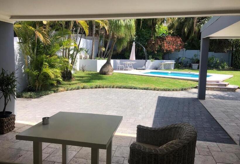 Номер Стандарт, 182 Old Transkei Road