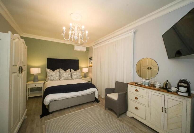 Номер Стандарт, 182 Old Transkei Road