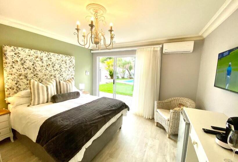 Номер Стандарт Вид на Сад, 182 Old Transkei Road