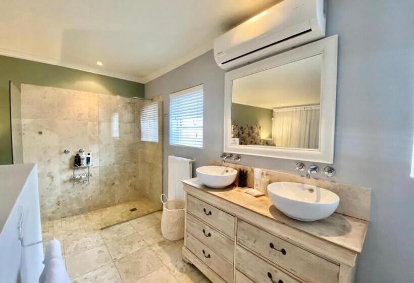 Номер Стандарт, 182 Old Transkei Road