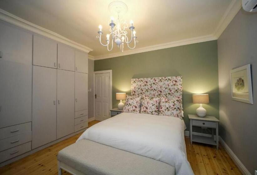 Номер Стандарт, 182 Old Transkei Road