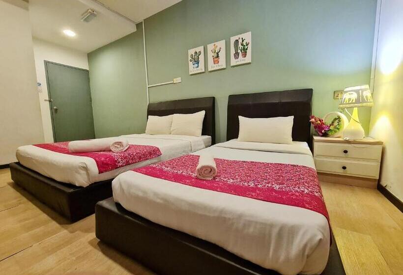 غرفة ديلوكس ثلاثية, Treeline Urban Inn