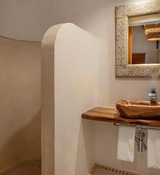 스탠다드 룸, Mawimbi