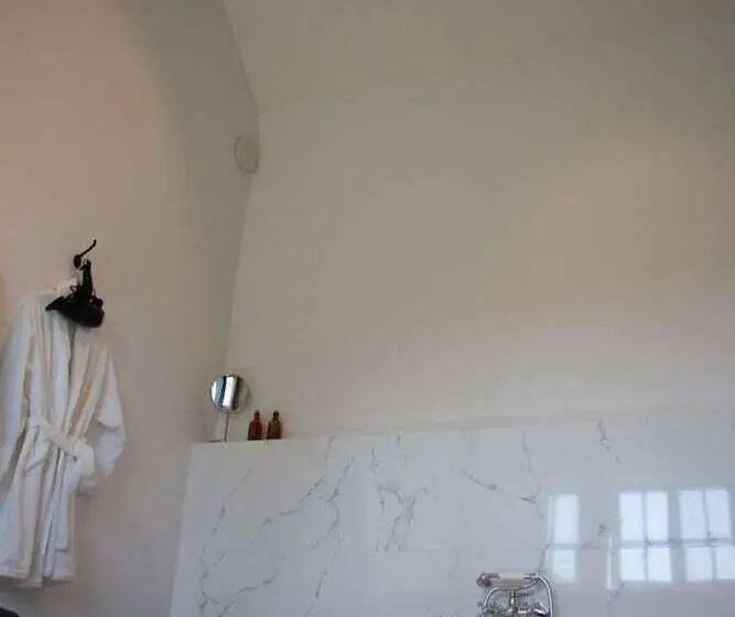 Deluxe-studio, Madelette B&b