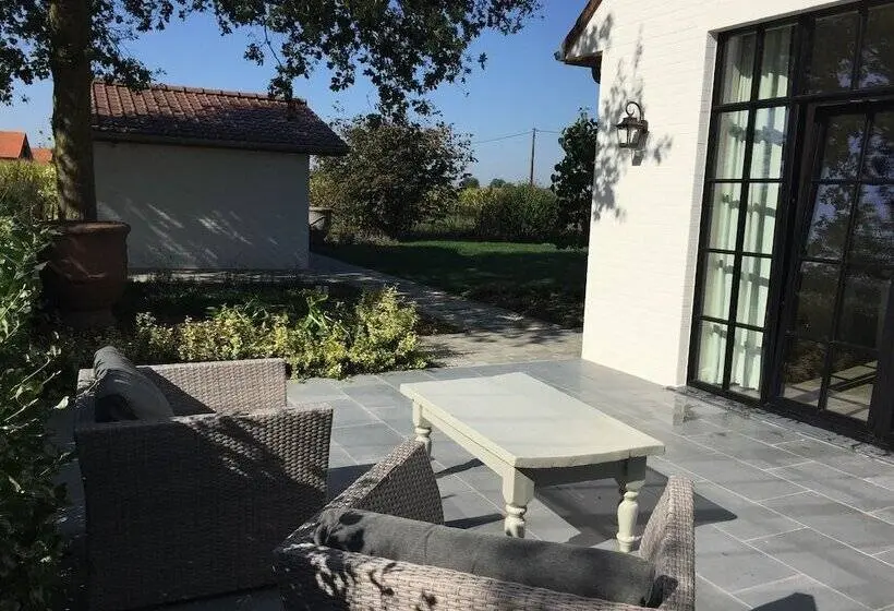 Deluxe-studio, Madelette B&b