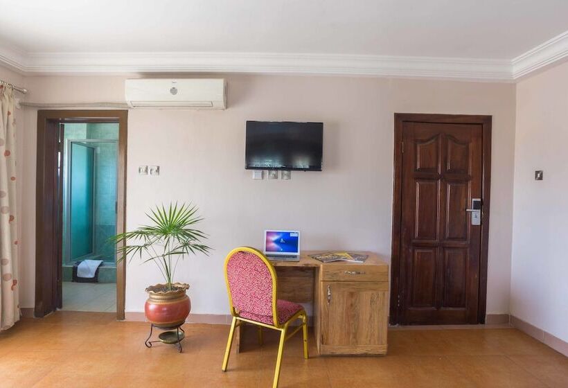 اتاق لوکس, Central Hotel Ridge