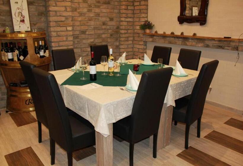 اتاق استاندارد سه نفره, Vaš Kutak   Sobe Lux Za Izdavanje