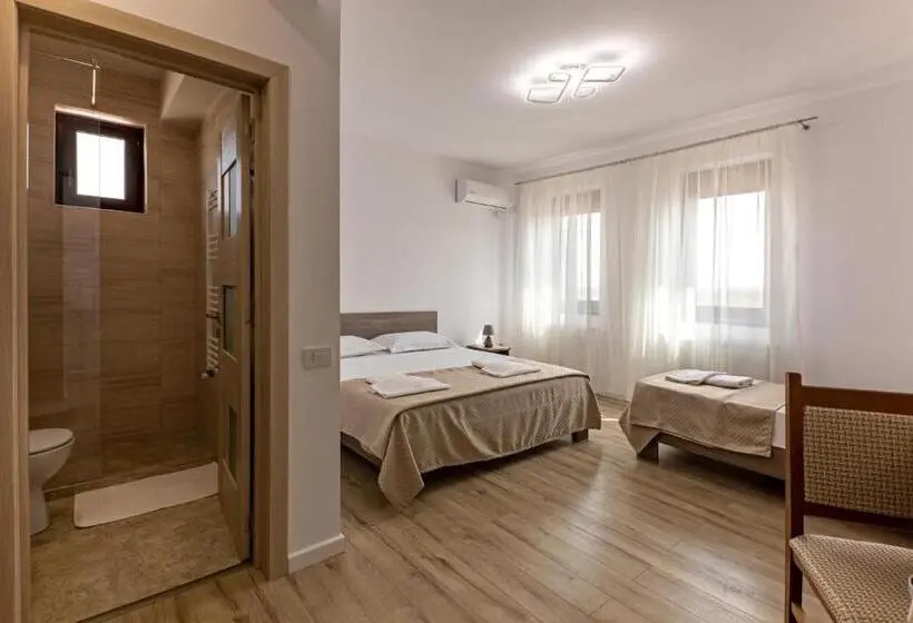 Standard Kolmen Hengen Huone, Airport House