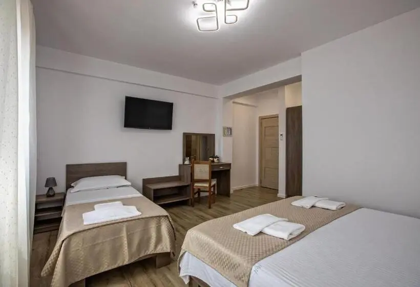 Standard Kolmen Hengen Huone, Airport House