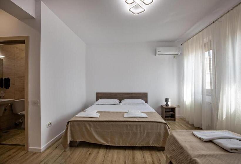 Номер Стандарт Трехместный, Airport House