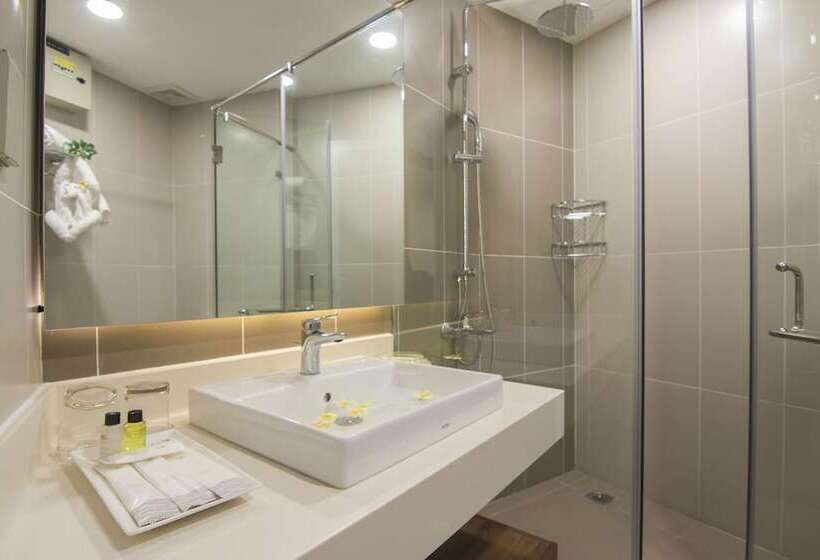 غرفة عائلية, Mermaid Seaside