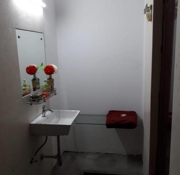 Quarto Deluxe Individual, Yog Bhawan