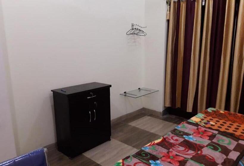 Quarto Deluxe Individual, Yog Bhawan