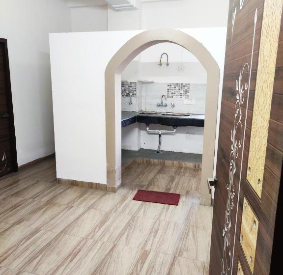 Quarto Familiar Superior, Yog Bhawan