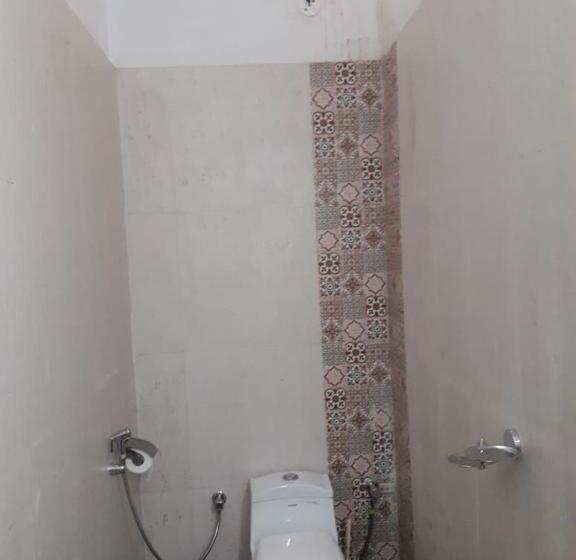 Quarto Standard Banheira Exterior, Yog Bhawan