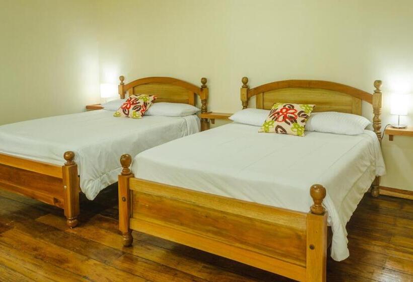 带2个双人床的标准工作室, El Edén Country Hotel Y Club Residencial