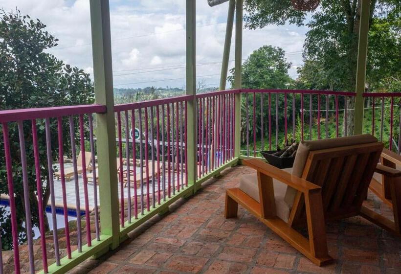 سوییت سوپریور, El Edén Country Hotel Y Club Residencial