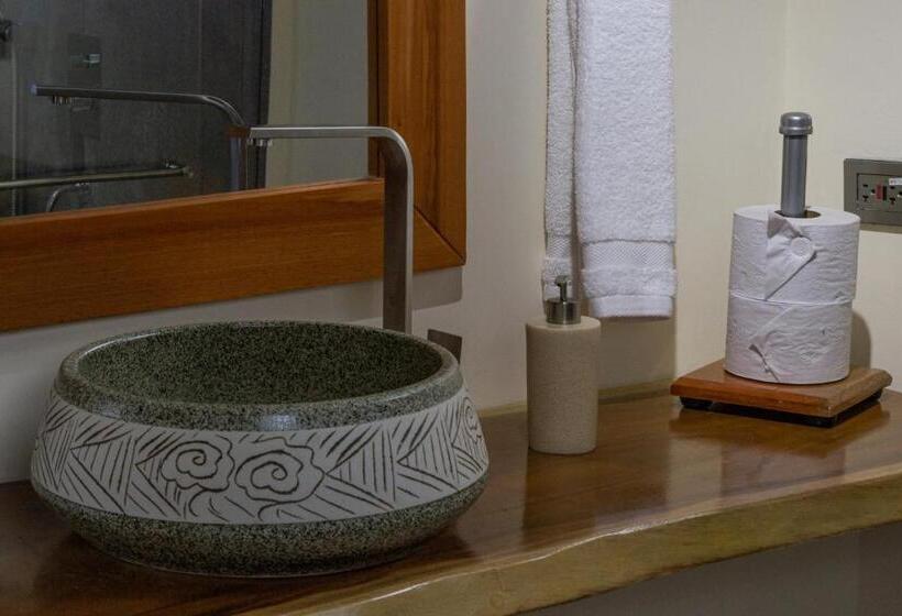 سوییت سوپریور, El Edén Country Hotel Y Club Residencial