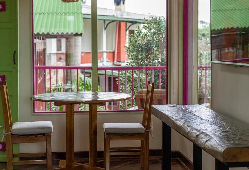 سوییت سوپریور, El Edén Country Hotel Y Club Residencial