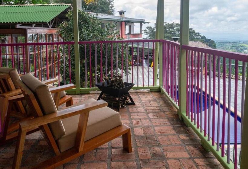 سوییت سوپریور, El Edén Country Hotel Y Club Residencial