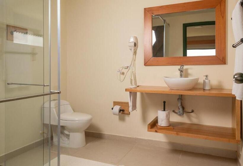 سوییت جونیور, El Edén Country Hotel Y Club Residencial