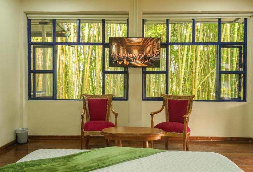 Президентский Люкс, El Edén Country Hotel Y Club Residencial