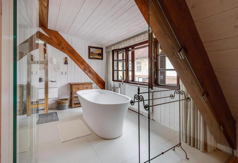 منزل 3 غرف نوم, Apartmány šupina