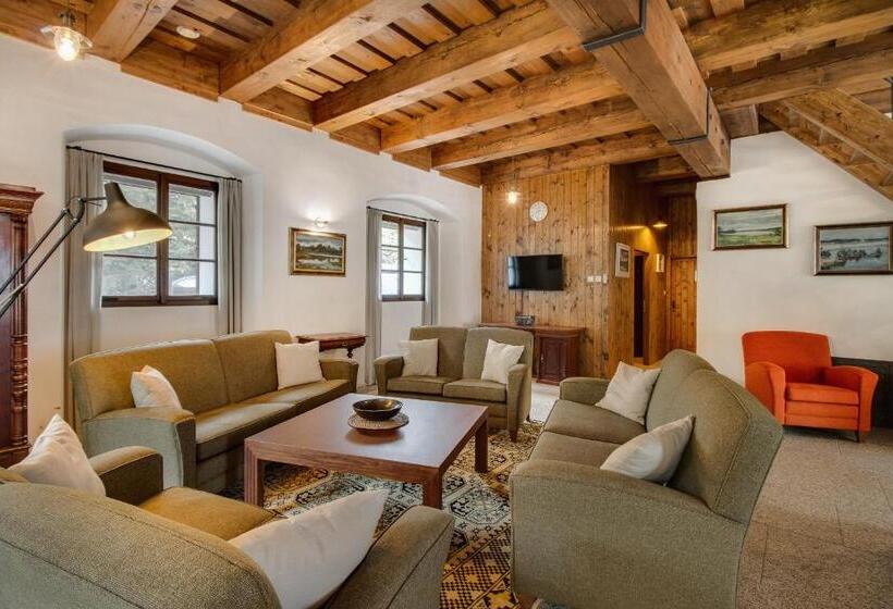 ３ベッドルームハウス, Apartmány šupina