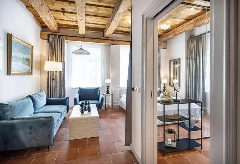 デラックストリプルルーム, Apartmány šupina