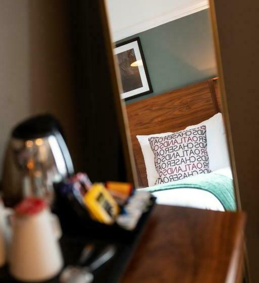 패밀리 룸, The Oatlands Chaser by Innkeeper's Collection