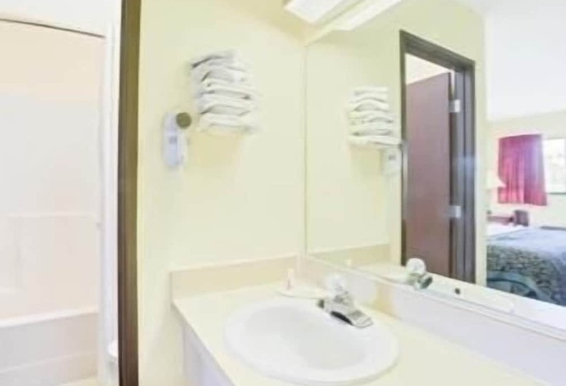 Mozgáskorlátozott Standard Szoba, Days Inn By Wyndham Athens