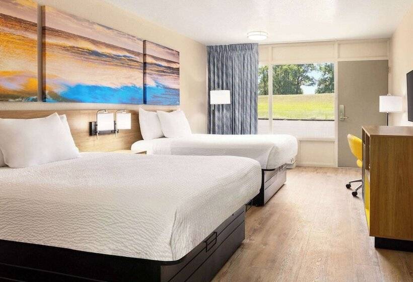 غرفه قياسيه سريرين مزدوجين, Days Inn By Wyndham Mccomb Ms
