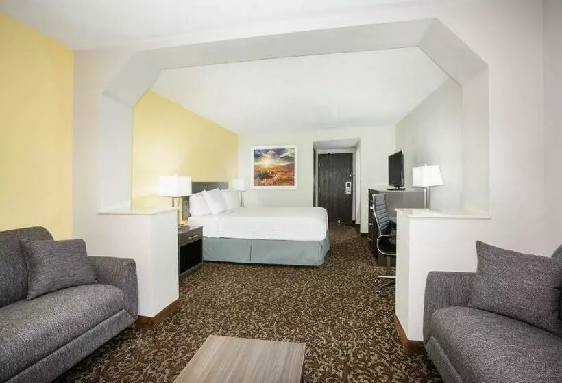 キングサイズベッドのスイートルーム, Days Inn By Wyndham Phoenix North