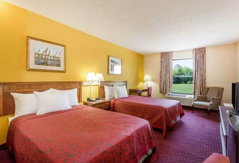 ２ダブルベッドのスタンダードルーム, Days Inn By Wyndham Tappahannock