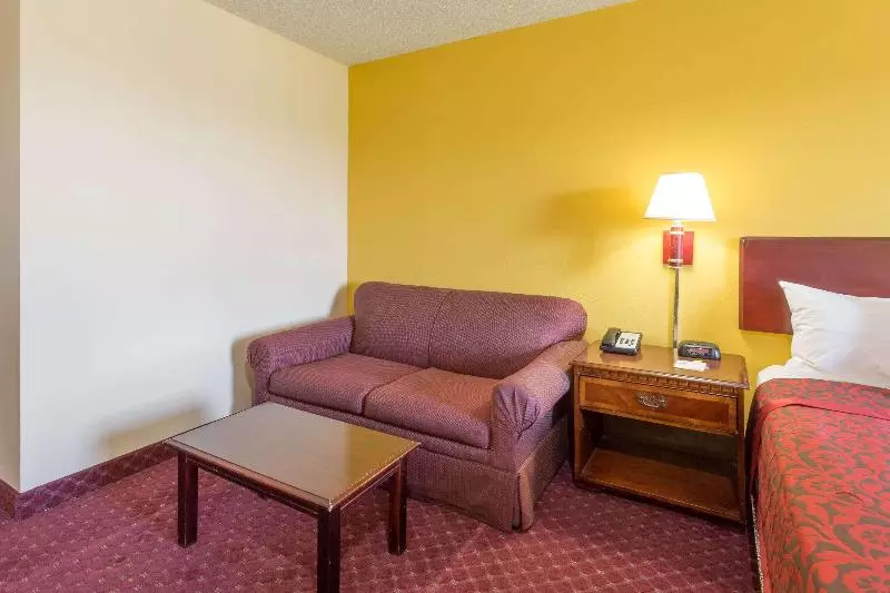 キングサイズベッドのスタンダードルーム, Days Inn By Wyndham Tappahannock