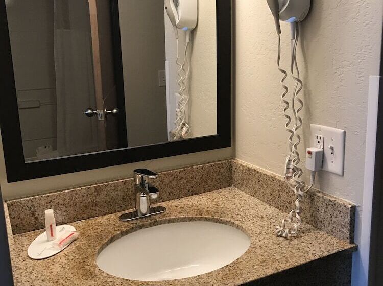 سوئیت 2 خوابه, Days Inn & Suites By Wyndham East Flagstaff