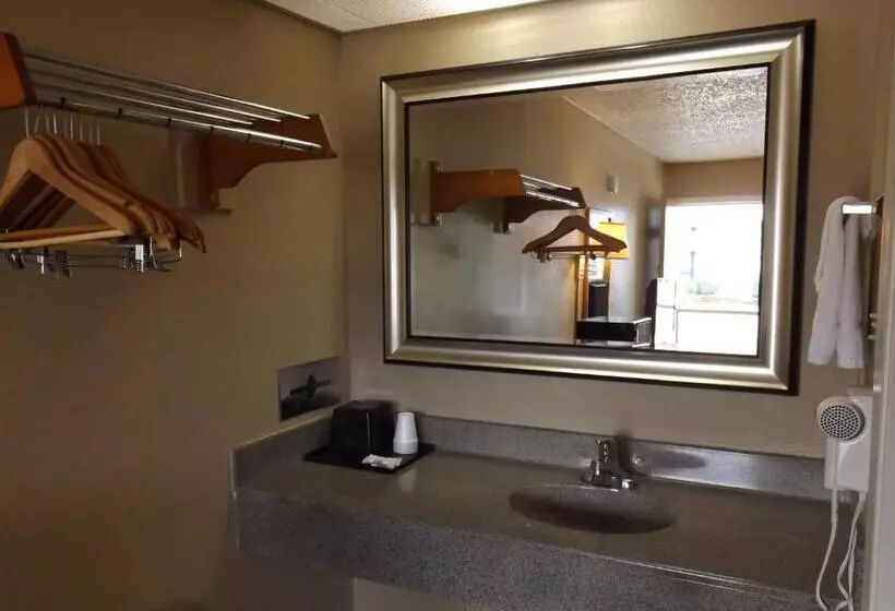 キングサイズベッドのスタンダードルーム, Executive Inn Kilgore