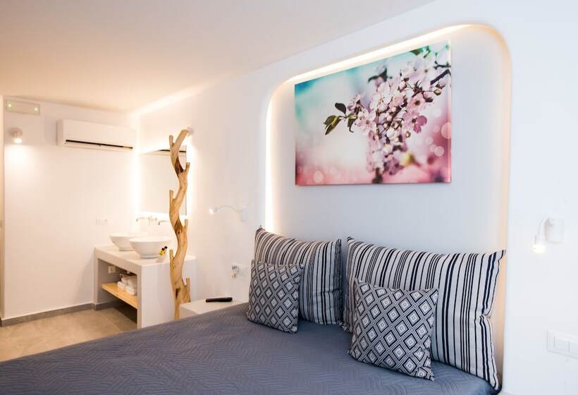 اتاق سوپریور سه تخته, Mina Studios