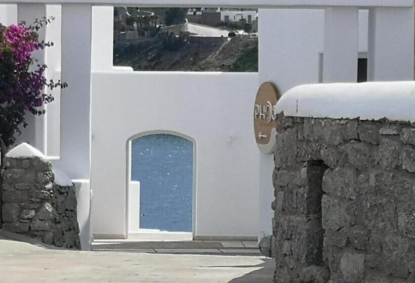 Superior studio with terrace, Mina Studios