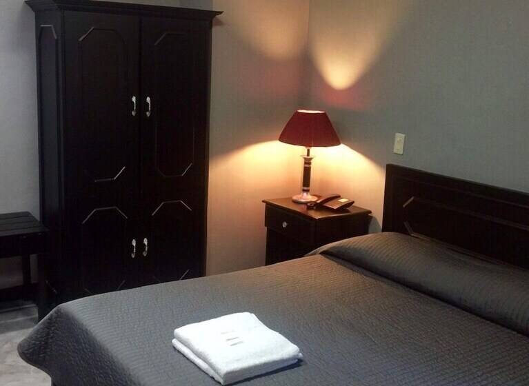 Quarto Estandar Cama Casal, Capada