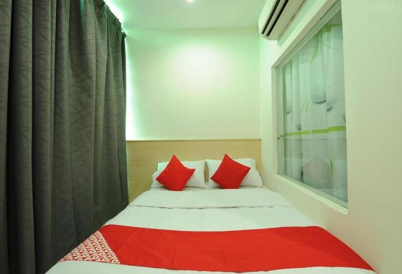 Номер Deluxe, Batu Caves Star Hotel By Oyo Rooms