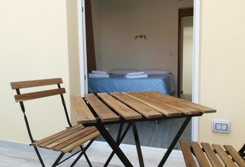 Standard Szoba Terasszal, Domo Alghero Centro