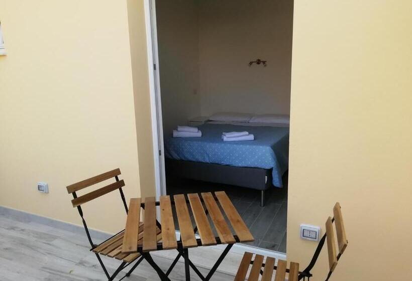 Standard Szoba Terasszal, Domo Alghero Centro