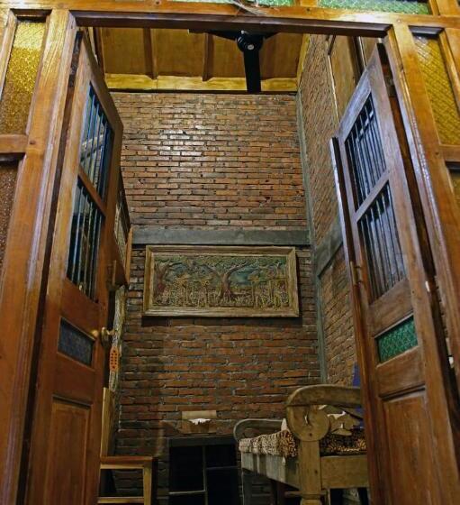 Economy Quadruple Room, Twospaces Living At Bunga Desa, Jimbaran