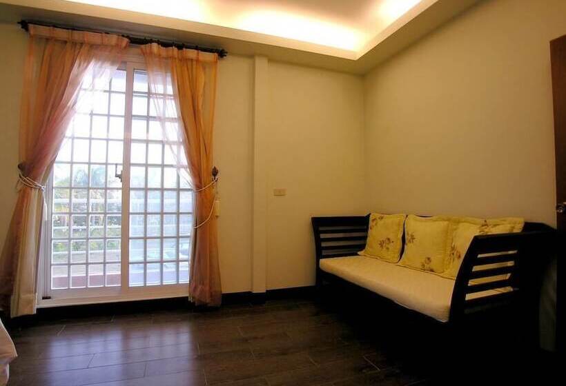 اتاق استاندارد چهار تخته, Wu Li Ting B&b