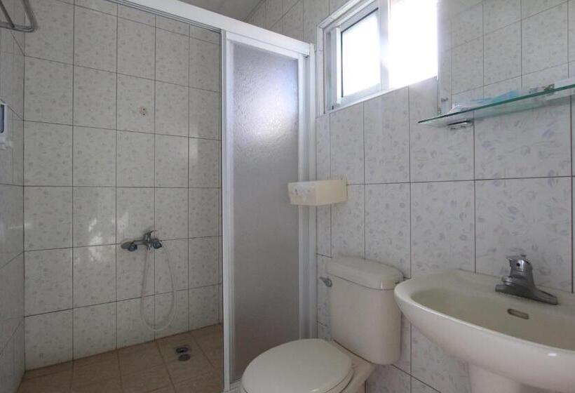 اتاق استاندارد چهار تخته, Wu Li Ting B&b