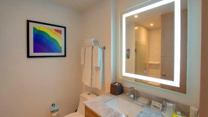 キングサイズベッドのスタンダードルーム, Holiday Inn & Suites Merida La Isla, An Ihg