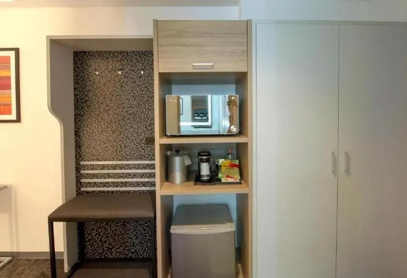 身障者適用キングサイズベッドルーム, Holiday Inn & Suites Merida La Isla, An Ihg