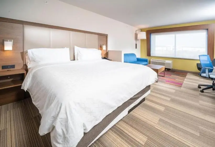 キングサイズベッドのスイートルーム, Holiday Inn Express & Suites   Florence   Cincinnati Airport, An Ihg